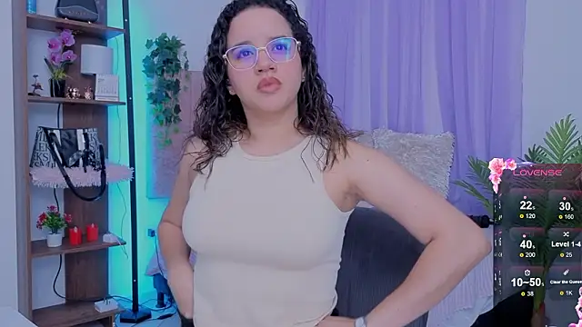 Snapshot of emilyrouxe chatting on February 27, 2026, 3:56 pm emilyrouxe online show from February 27, 2026, 3:56 pm