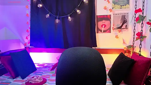  Moon Johnson online show from June 7, 2026, 12:27 am