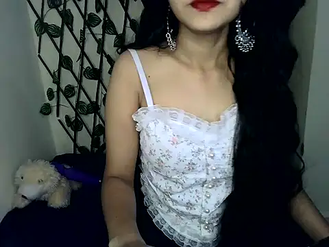 SUZY FROMUS online show from January 23, 2025, 2:50 pm