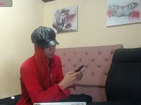 Snapshot of Angiee_Ts chatting on September 29, 2025, 1:50 pm Angiee Ts online show from September 29, 2025, 1:50 pm