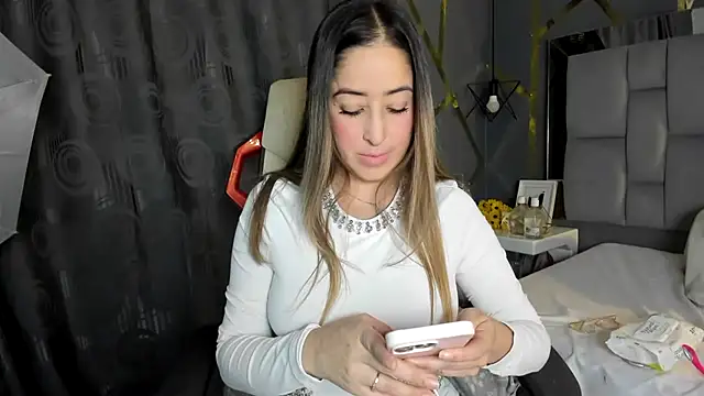 AliceSteel12 online show from October 8, 2025, 11:27 pm