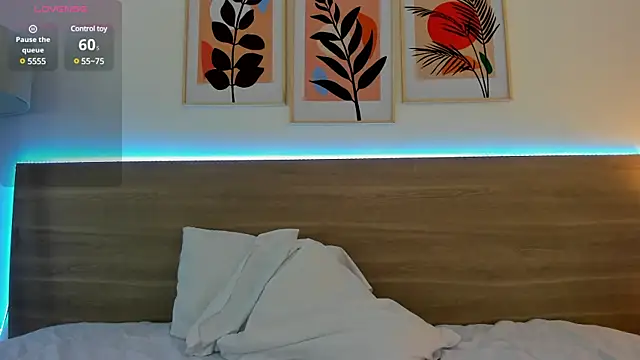 nataliiiiia online show from March 6, 2025, 11:36 am