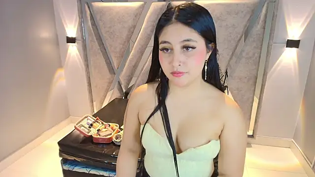 Annie9  online show from January 14, 2026, 3:32 am