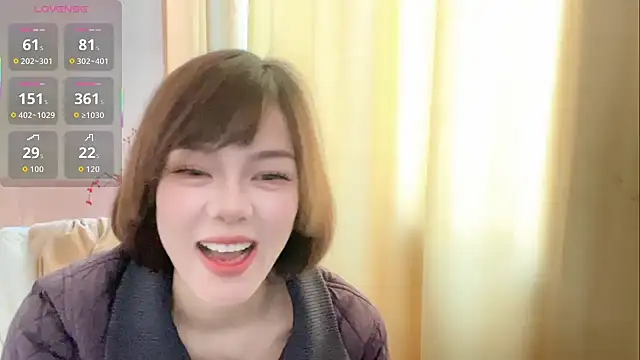 Linda-LL online show from December 4, 2025, 4:55 am