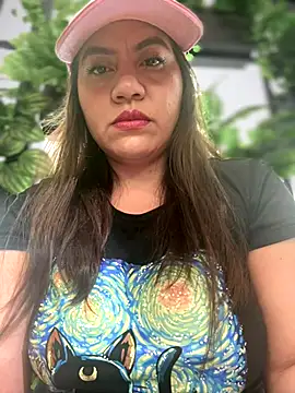 Iam  Cristal online show from November 16, 2025, 8:46 pm