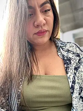 Iam  Cristal online show from October 27, 2025, 8:54 pm