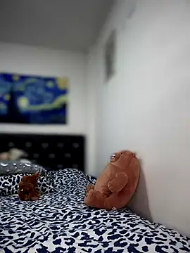 Iam  Cristal online show from October 15, 2025, 10:07 pm