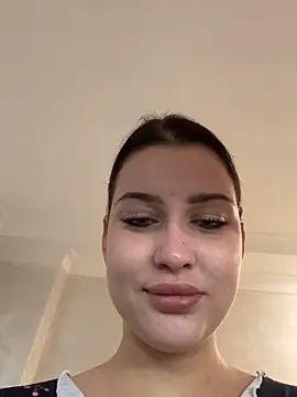 Snapshot of KikiWatson chatting on December 19, 2025, 9:55 am KikiWatson online show from December 19, 2025, 9:55 am