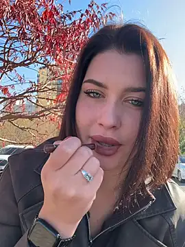 Snapshot of KikiWatson chatting on November 3, 2025, 7:02 am KikiWatson online show from November 3, 2025, 7:02 am