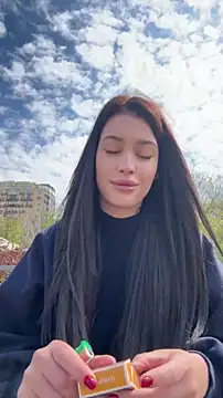 KikiWatson online show from April 15, 2026, 7:58 am