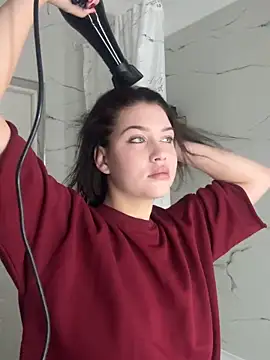 Snapshot of KikiWatson chatting on December 21, 2025, 8:05 am KikiWatson online show from December 21, 2025, 8:05 am