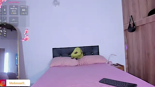 Snapshot of medussa13_ chatting on February 28, 2026, 12:05 pm medussa13 online show from February 28, 2026, 12:05 pm