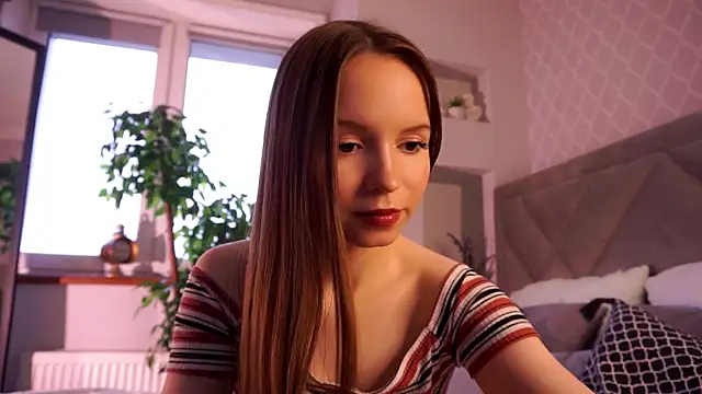 AlodiaHamblett online show from October 27, 2025, 8:26 am