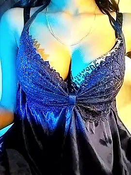 Esha Babyy online show from April 22, 2026, 1:29 pm