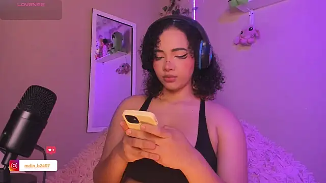 Snapshot of MadelineBenet chatting on September 28, 2025, 2:07 am MadelineBenet online show from September 28, 2025, 2:07 am