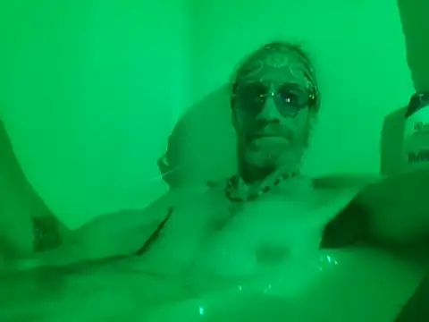 Snapshot of Undercover_Pornstar chatting on November 22, 2025, 6:18 pm Undercover Pornstar online show from November 22, 2025, 6:18 pm