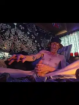 Undercover Pornstar online show from May 9, 2026, 12:25 am