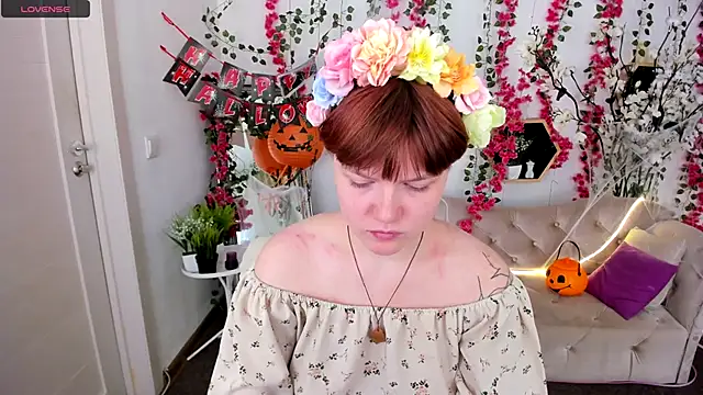 DreamyLuna online show from October 24, 2025, 8:19 pm