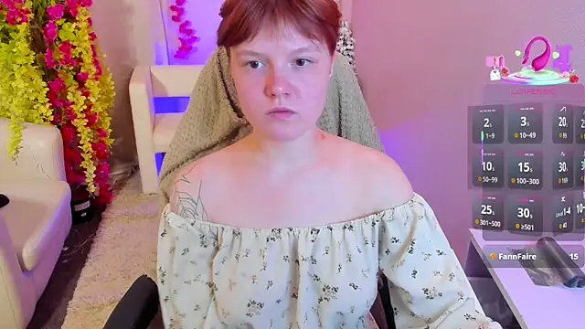 DreamyLuna online show from September 11, 2025, 8:42 pm