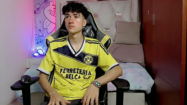 johnny cagee online show from October 21, 2025, 4:45 am