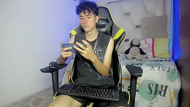 johnny cagee online show from November 24, 2025, 5:40 am