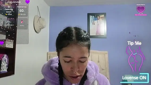 Snapshot of stephania_t chatting on July 2, 2026, 2:01 pm stephania t online show from July 2, 2026, 2:01 pm