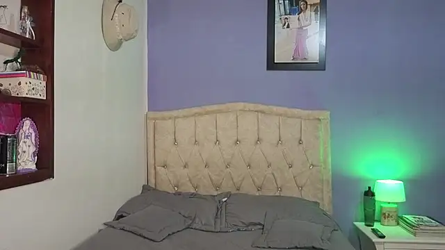 stephania t online show from April 13, 2026, 3:05 pm