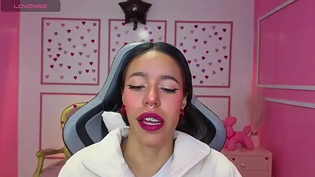 stephania t online show from November 22, 2025, 12:37 pm