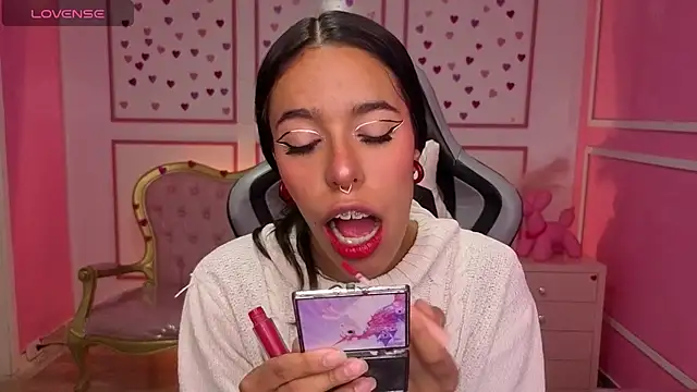 stephania t online show from November 13, 2025, 11:47 am