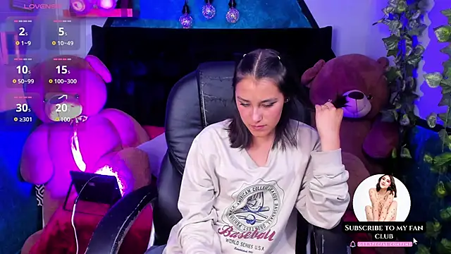 Snapshot of _Sophie__miller chatting on February 4, 2025, 7:44 pm Sophie miller online show from February 4, 2025, 7:44 pm