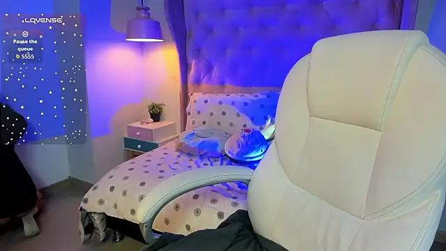 Snapshot of _Sophie__miller chatting on February 5, 2026, 8:04 pm Sophie miller online show from February 5, 2026, 8:04 pm