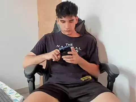 Snapshot of leo030809 chatting on January 2, 2025, 6:34 pm leo030809 online show from January 2, 2025, 6:34 pm