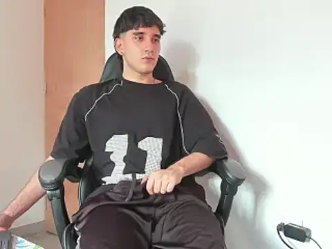 Snapshot of leo030809 chatting on March 20, 2025, 6:53 pm leo030809 online show from March 20, 2025, 6:53 pm