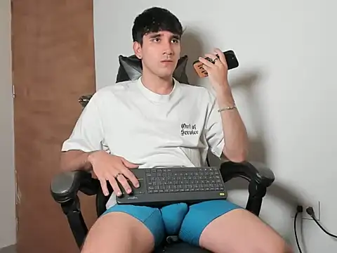 leo030809 online show from March 19, 2026, 11:05 pm