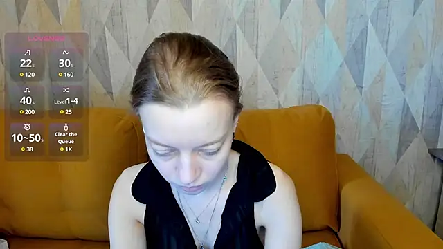 Snapshot of Michelle_Blond chatting on February 20, 2025, 7:23 am Michelle Blond online show from February 20, 2025, 7:23 am