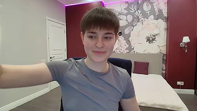 EmiliaYours online show from March 13, 2026, 3:17 pm