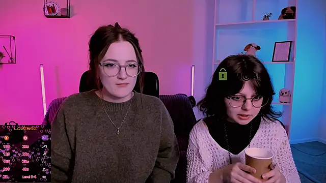 luna berryy online show from December 3, 2025, 8:08 pm