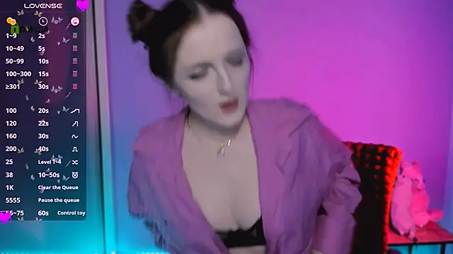 luna berryy online show from November 22, 2025, 8:51 pm