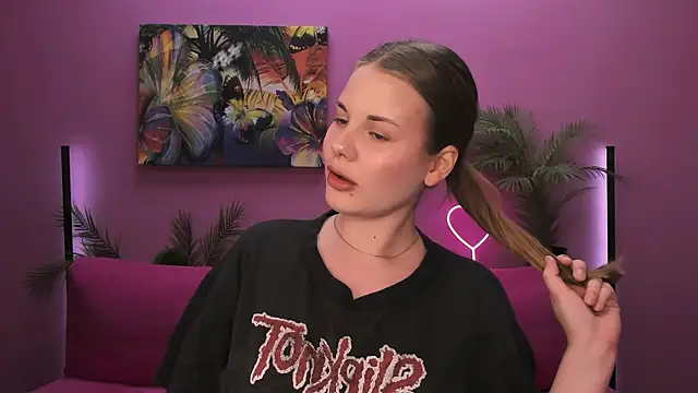 holy kitty online show from October 17, 2025, 6:17 am