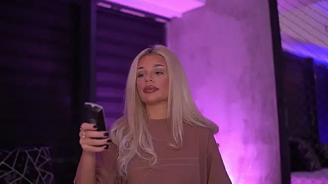 Candy Ivy online show from September 25, 2025, 6:03 pm