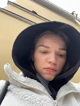 KitteCat online show from November 7, 2025, 8:52 am