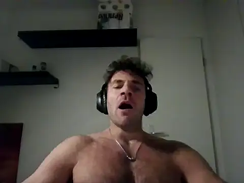 alpha-hunk online show from November 9, 2025, 9:19 pm