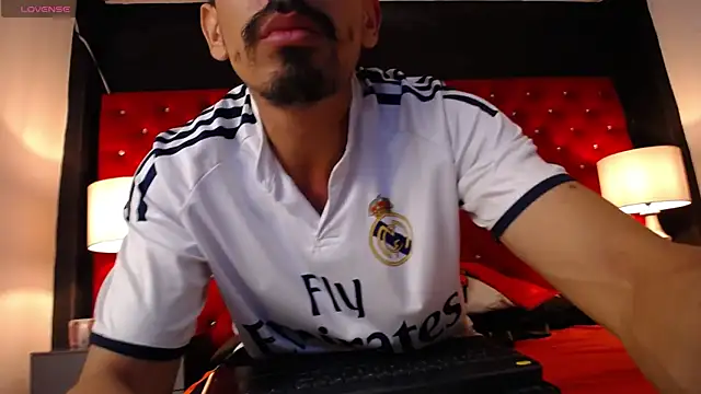 Snapshot of Sr_Magnus_ chatting on February 14, 2026, 10:04 am Sr Magnus online show from February 14, 2026, 10:04 am