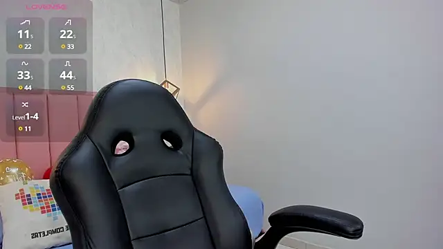 MAYROBERTSS online show from February 15, 2025, 12:22 pm