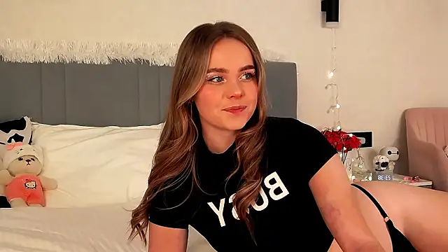 SIlviaBeyt online show from October 29, 2025, 8:41 pm