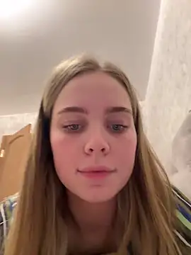 SIlviaBeyt online show from October 18, 2025, 9:06 pm