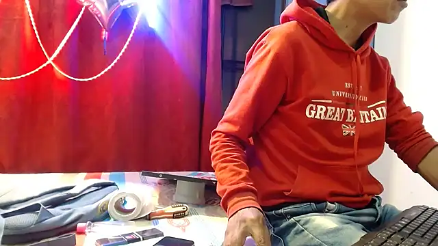 dani07- online show from October 28, 2025, 12:55 am