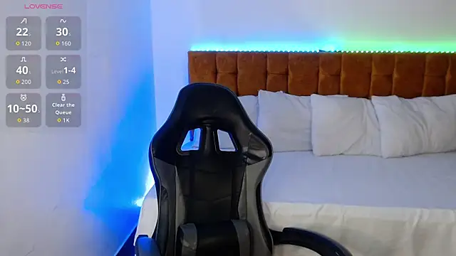 alexiaaross online show from November 18, 2025, 11:59 pm