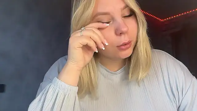 Thalia  Star online show from November 29, 2025, 9:09 am