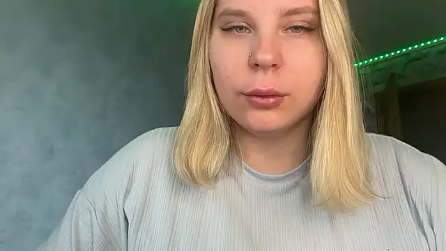 Snapshot of Thalia__Star chatting on October 21, 2025, 9:19 am Thalia Star online show from October 21, 2025, 9:19 am